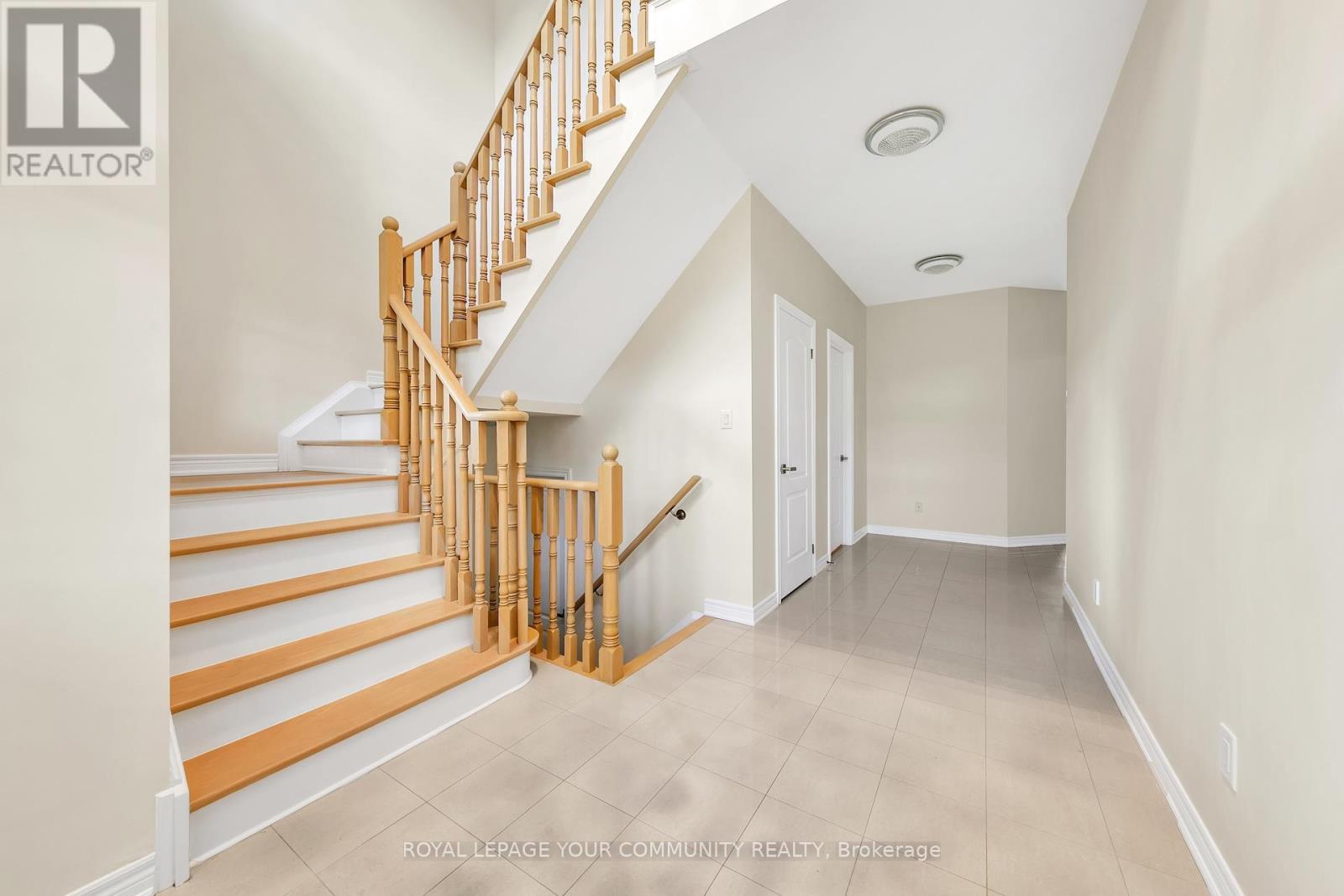 112 Allison Ann Way, Vaughan, Ontario  L6A 0G7 - Photo 5 - N12483372