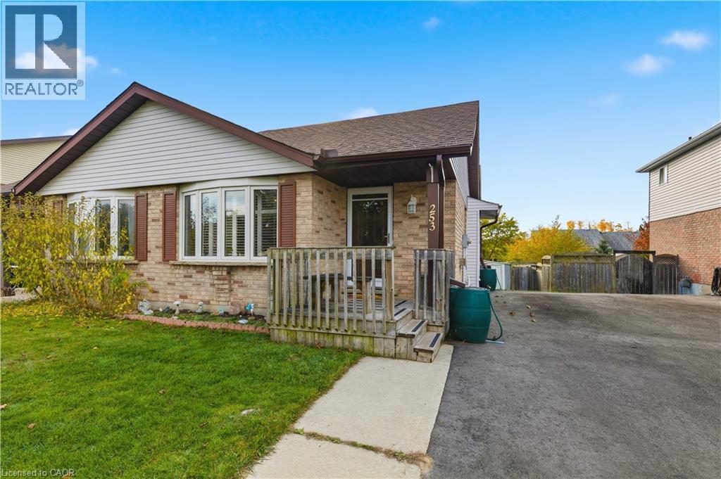 253 BENESFORT Crescent, Kitchener, Ontario