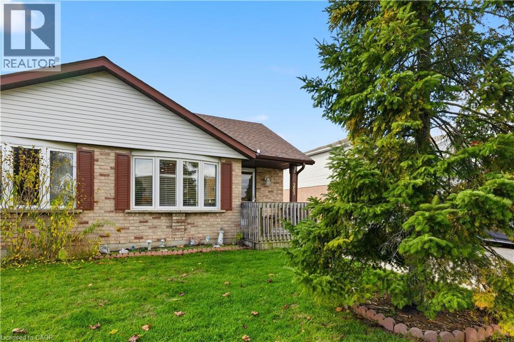 253 Benesfort Crescent, Kitchener, Ontario  N2N 3B5 - Photo 3 - 40782340