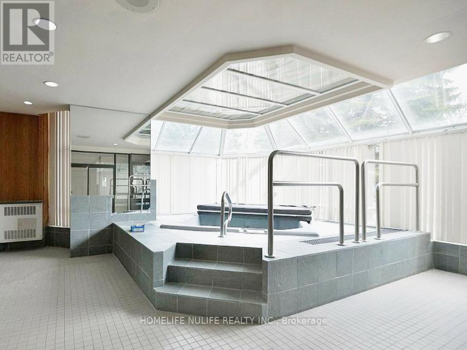 1708 - 26 Hanover Road, Brampton, Ontario  L6S 4T2 - Photo 12 - W12485069