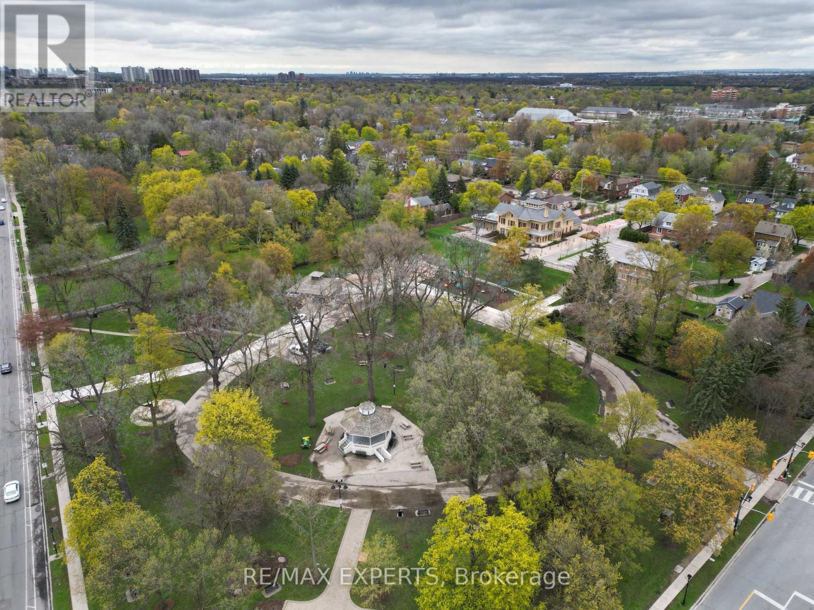 204 - 8 Main Street S, Brampton, Ontario  L6W 2C3 - Photo 4 - W12485078