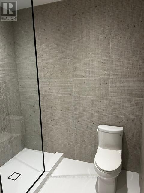 1006 Garrard Avenue, Mississauga, Ontario  L5E 1L5 - Photo 19 - W12485079