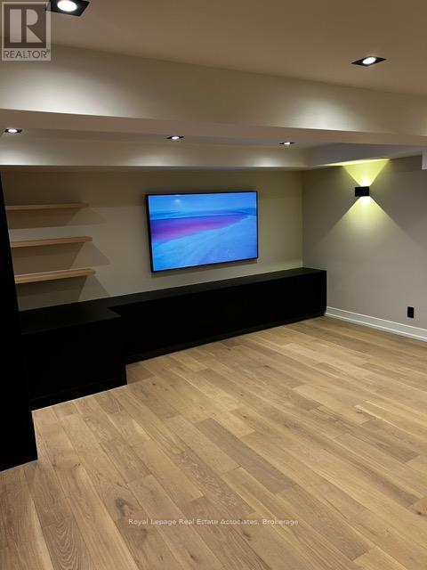 1006 Garrard Avenue, Mississauga, Ontario  L5E 1L5 - Photo 36 - W12485079