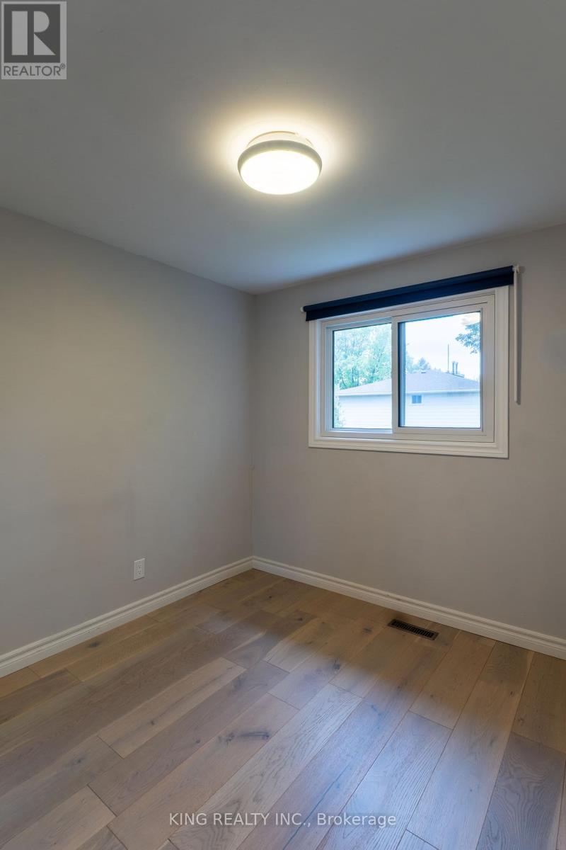 4 - 141 Ripley Court, Oakville, Ontario  L6H 1H2 - Photo 17 - W12485080