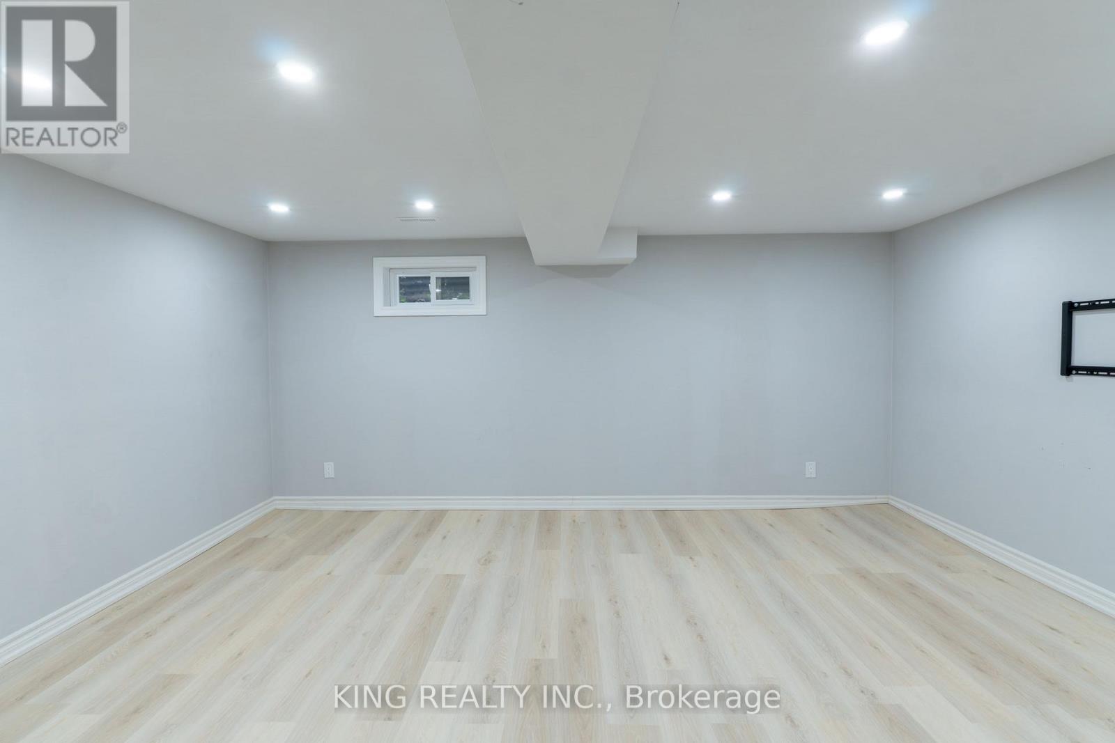 4 - 141 Ripley Court, Oakville, Ontario  L6H 1H2 - Photo 30 - W12485080