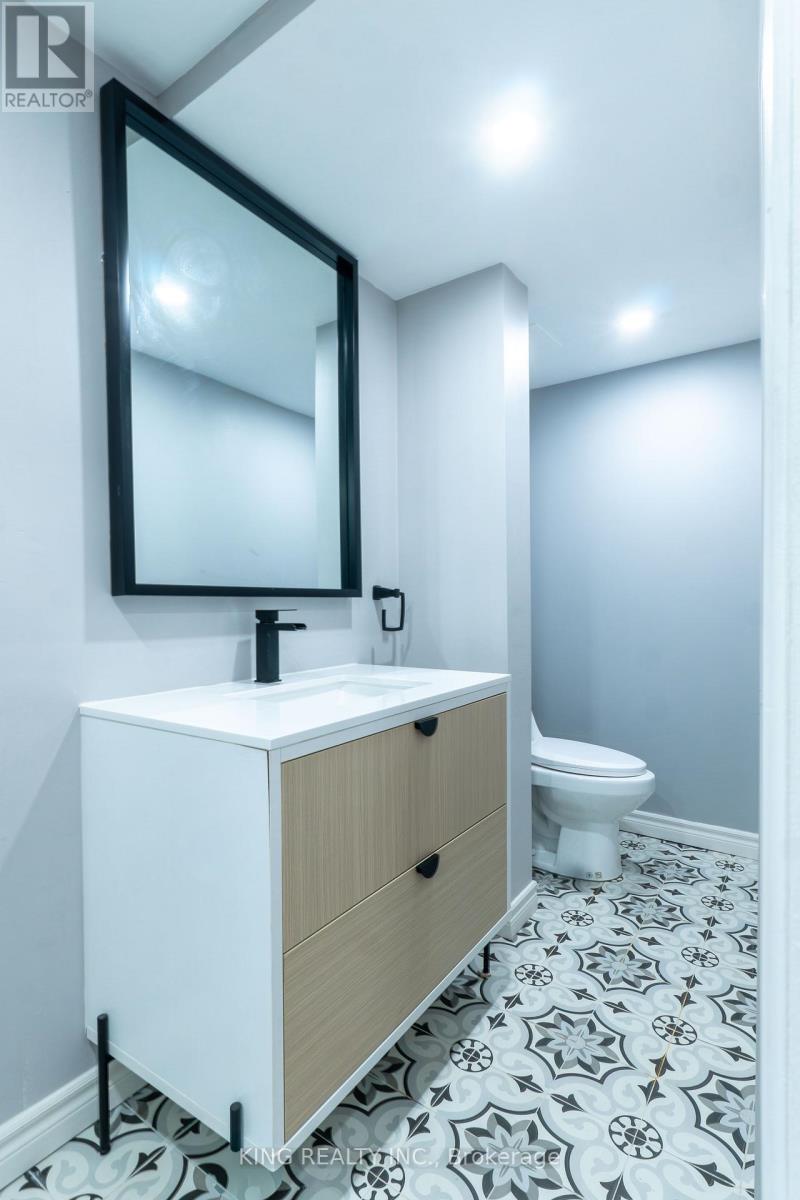 4 - 141 Ripley Court, Oakville, Ontario  L6H 1H2 - Photo 38 - W12485080