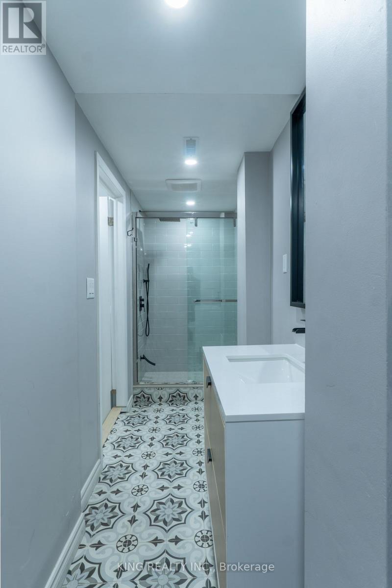 4 - 141 Ripley Court, Oakville, Ontario  L6H 1H2 - Photo 39 - W12485080