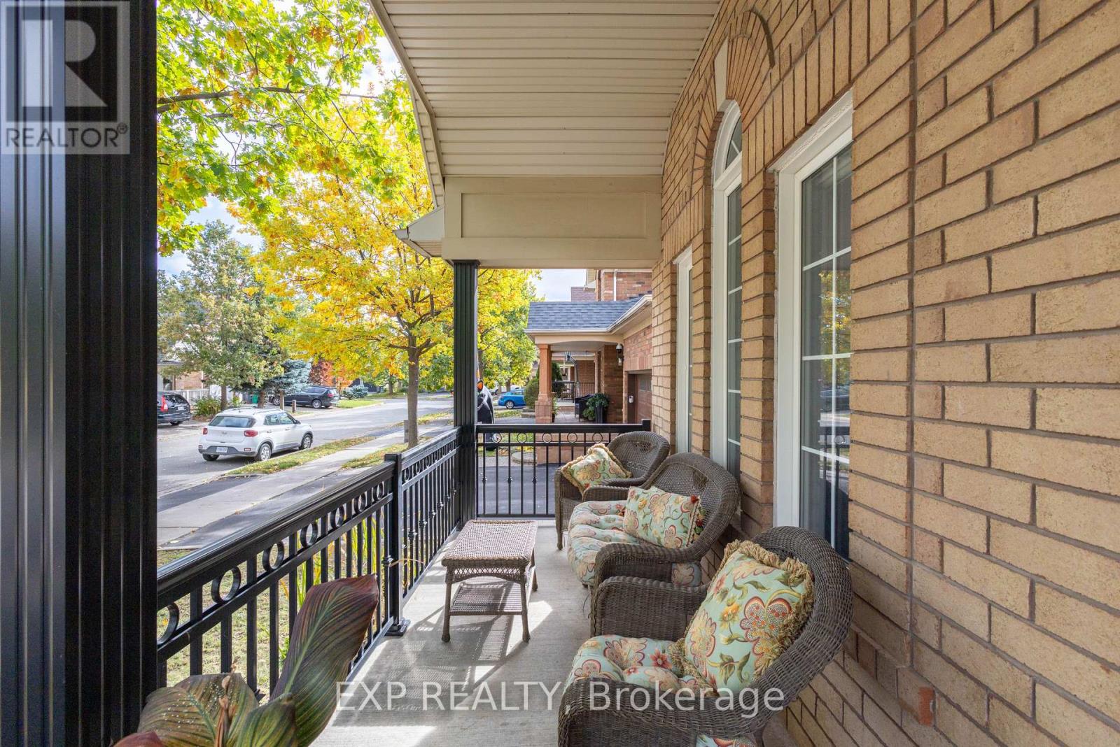 32 Fireside Drive, Brampton, Ontario  L7A 1P2 - Photo 4 - W12485081