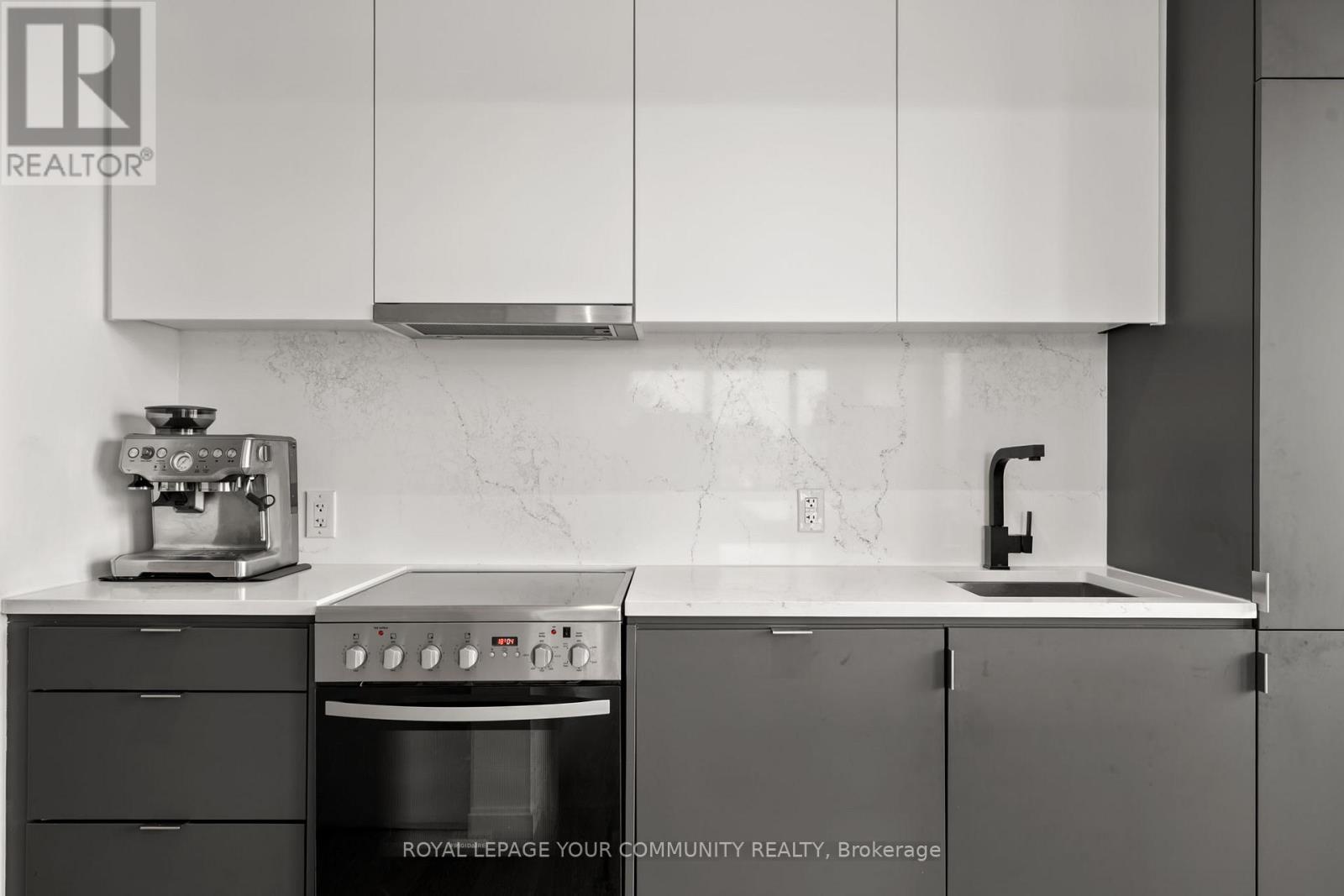 325 - 7 Smith Crescent, Toronto, Ontario  M8Z 0G3 - Photo 11 - W12485084