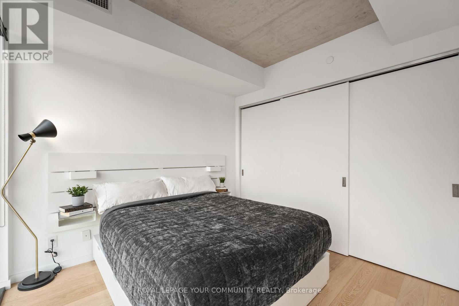 325 - 7 Smith Crescent, Toronto, Ontario  M8Z 0G3 - Photo 13 - W12485084