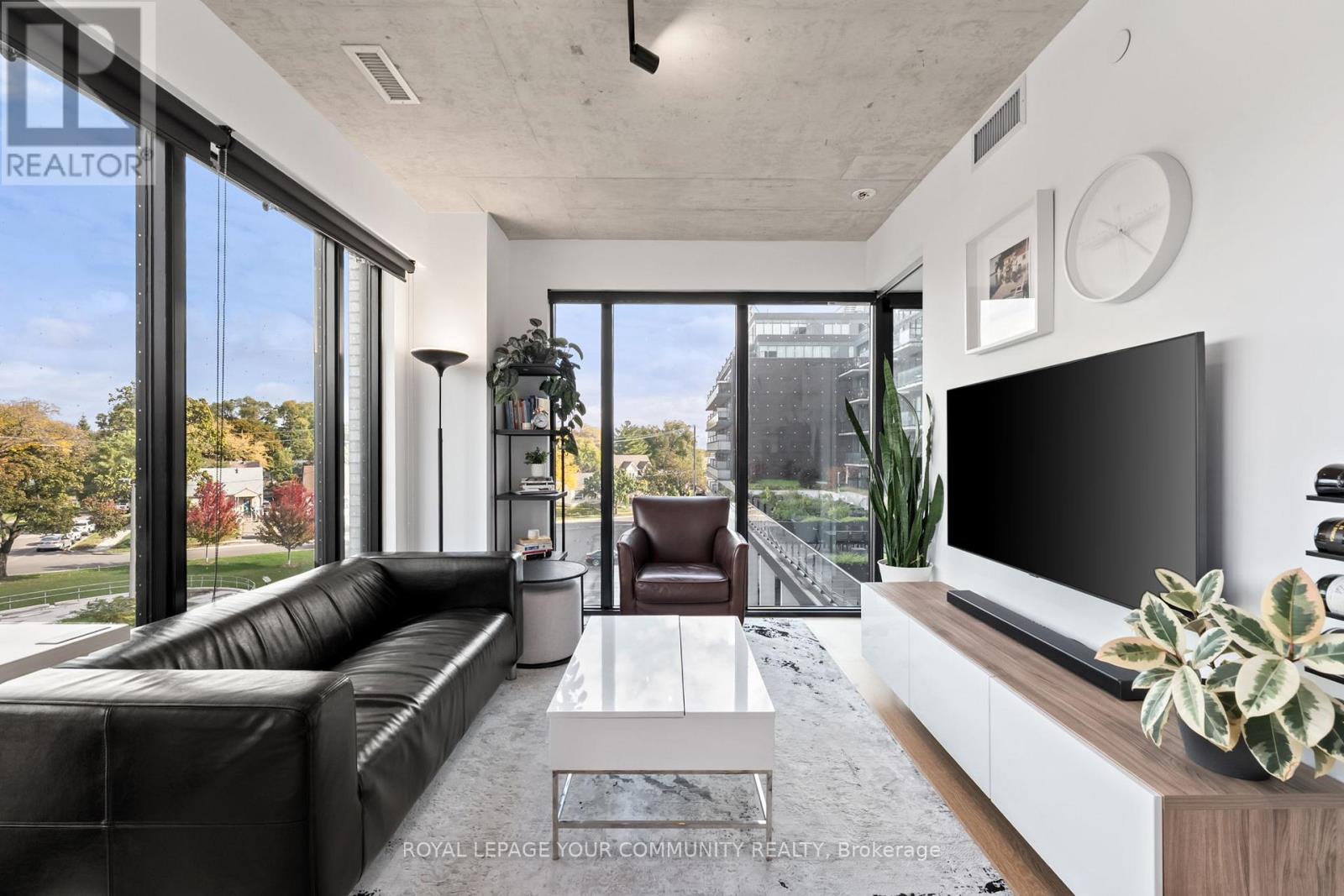 325 - 7 Smith Crescent, Toronto, Ontario  M8Z 0G3 - Photo 3 - W12485084