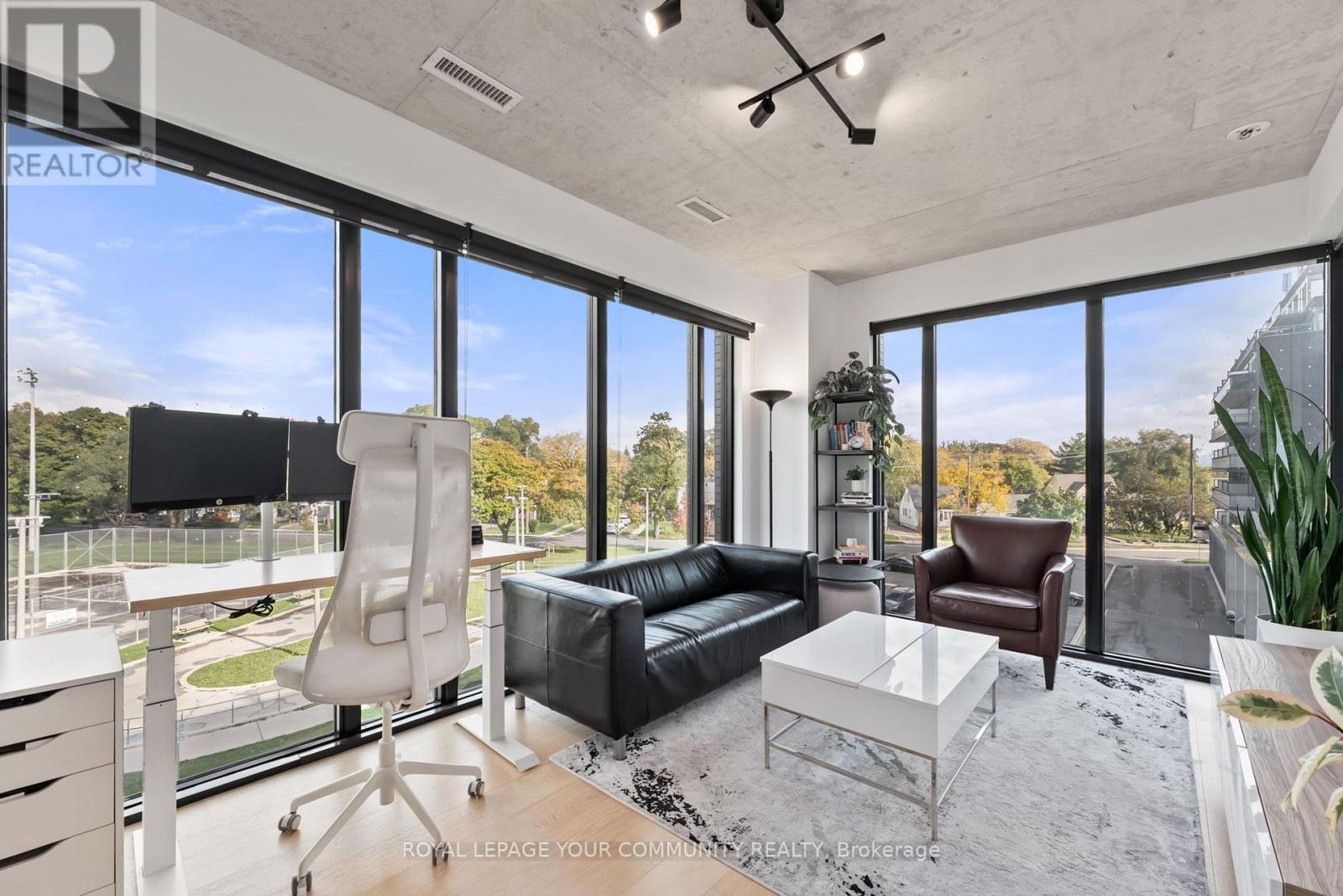 325 - 7 Smith Crescent, Toronto, Ontario  M8Z 0G3 - Photo 4 - W12485084