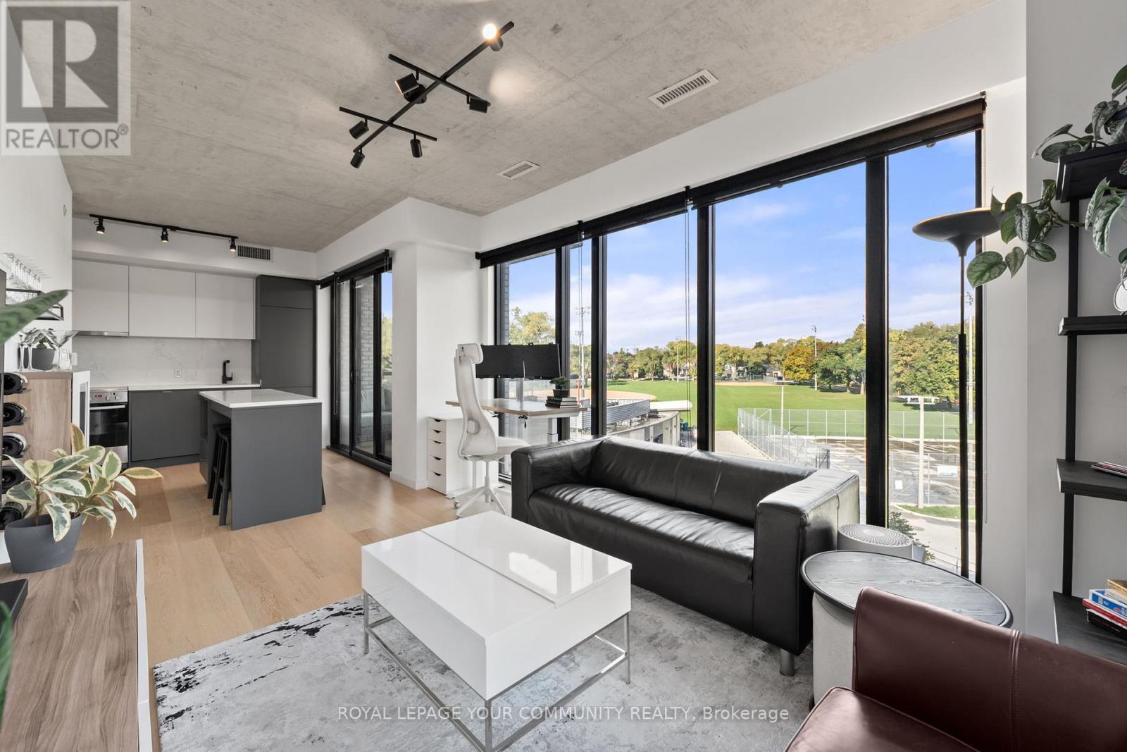 325 - 7 Smith Crescent, Toronto, Ontario  M8Z 0G3 - Photo 5 - W12485084