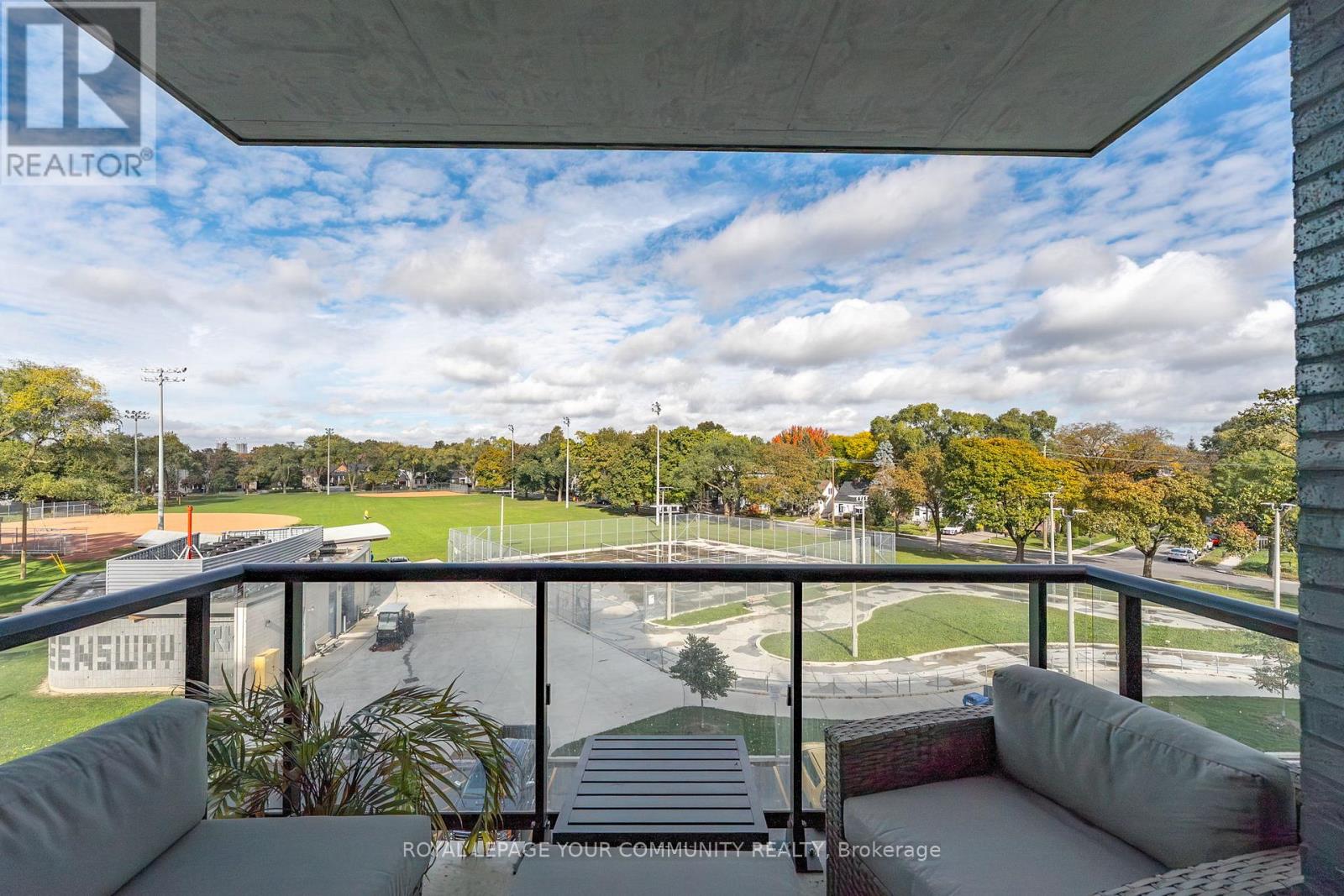 325 - 7 Smith Crescent, Toronto, Ontario  M8Z 0G3 - Photo 8 - W12485084