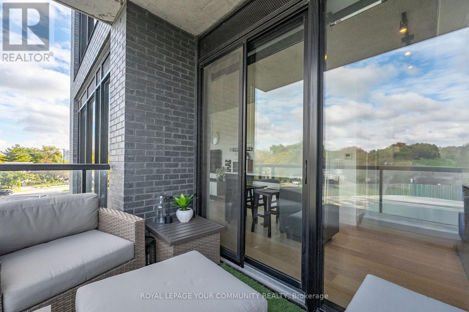 325 - 7 Smith Crescent, Toronto, Ontario  M8Z 0G3 - Photo 9 - W12485084