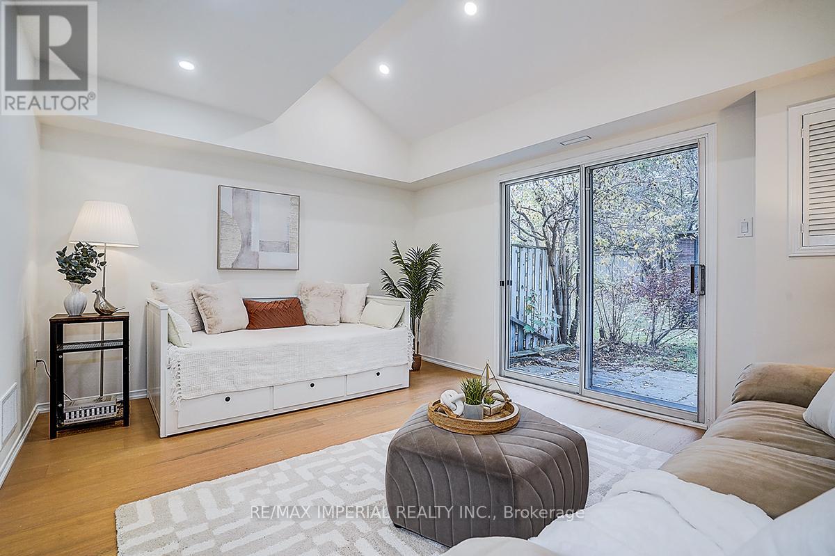 48 - 460 Bristol Road W, Mississauga, Ontario  L5R 3P6 - Photo 4 - W12485090