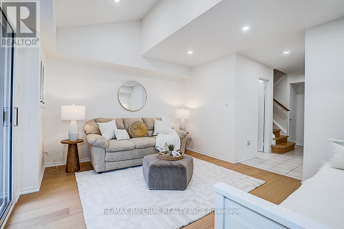 48 - 460 Bristol Road W, Mississauga, Ontario  L5R 3P6 - Photo 5 - W12485090