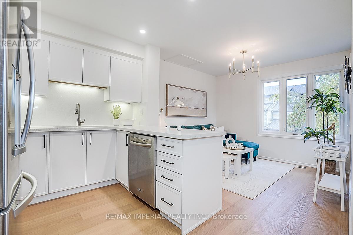 48 - 460 Bristol Road W, Mississauga, Ontario  L5R 3P6 - Photo 9 - W12485090