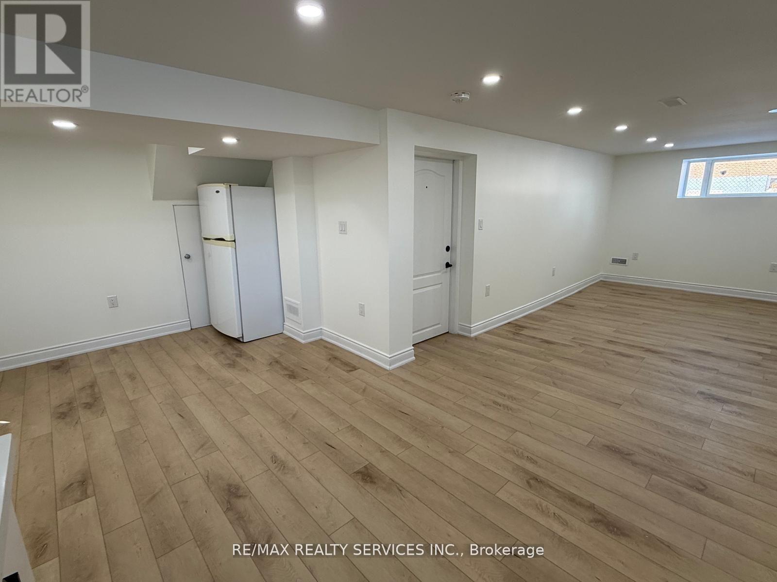 Bsmt - 234 Morden Road, Oakville, Ontario  L6K 2S3 - Photo 9 - W12485099