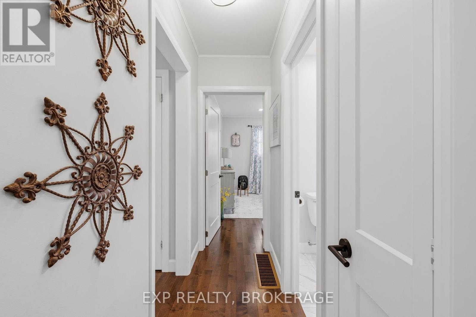 215 Victoria Avenue, Gananoque, Ontario  K7G 2S3 - Photo 17 - X12485124