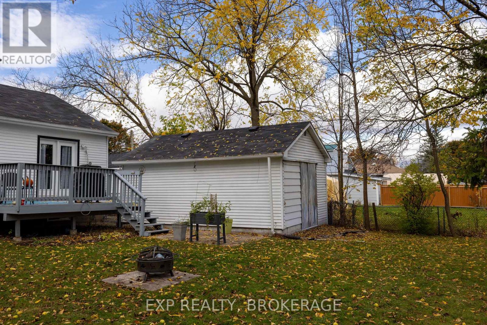 215 Victoria Avenue, Gananoque, Ontario  K7G 2S3 - Photo 23 - X12485124