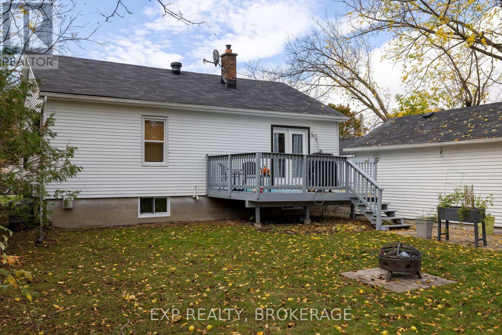 215 Victoria Avenue, Gananoque, Ontario  K7G 2S3 - Photo 24 - X12485124