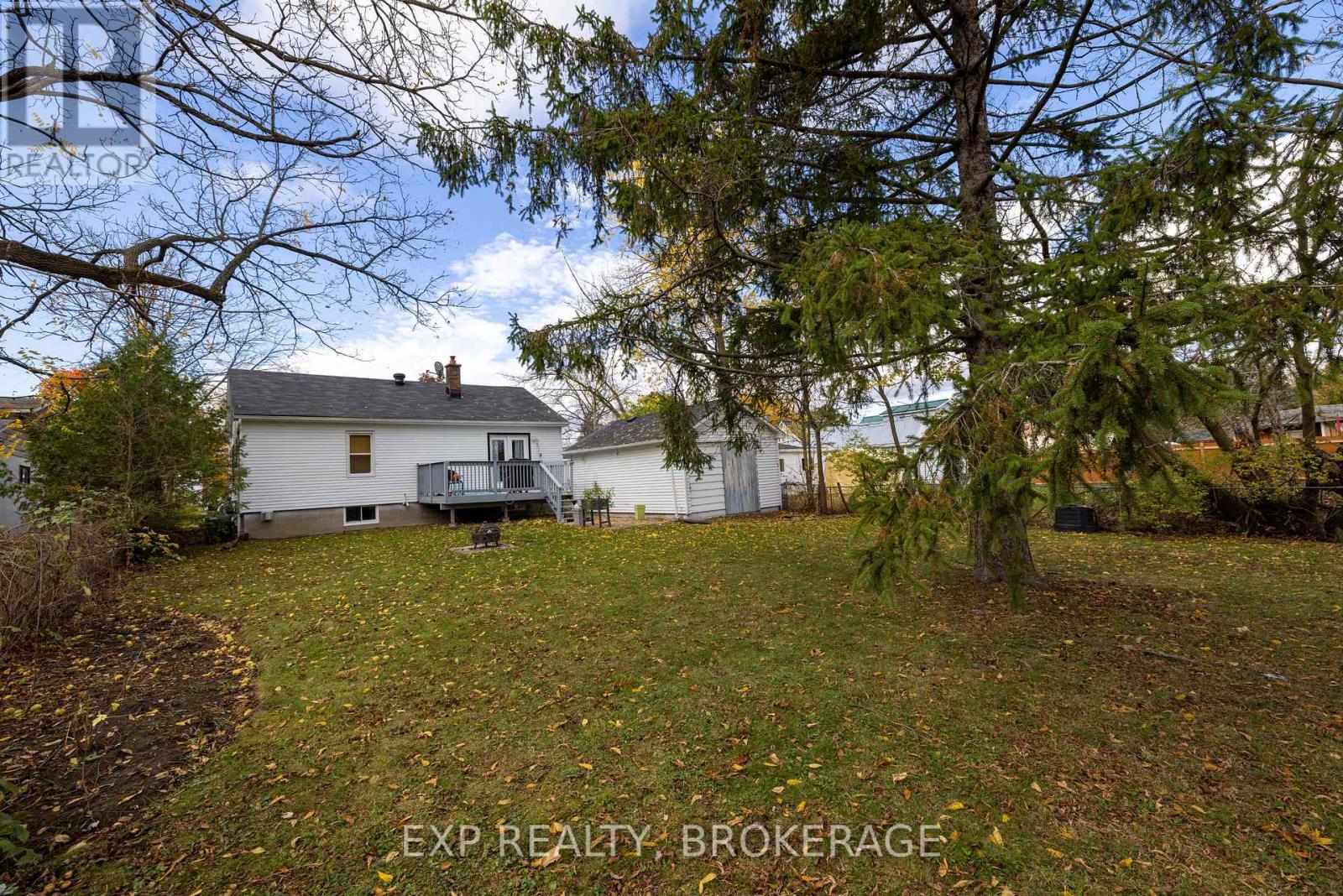 215 Victoria Avenue, Gananoque, Ontario  K7G 2S3 - Photo 28 - X12485124