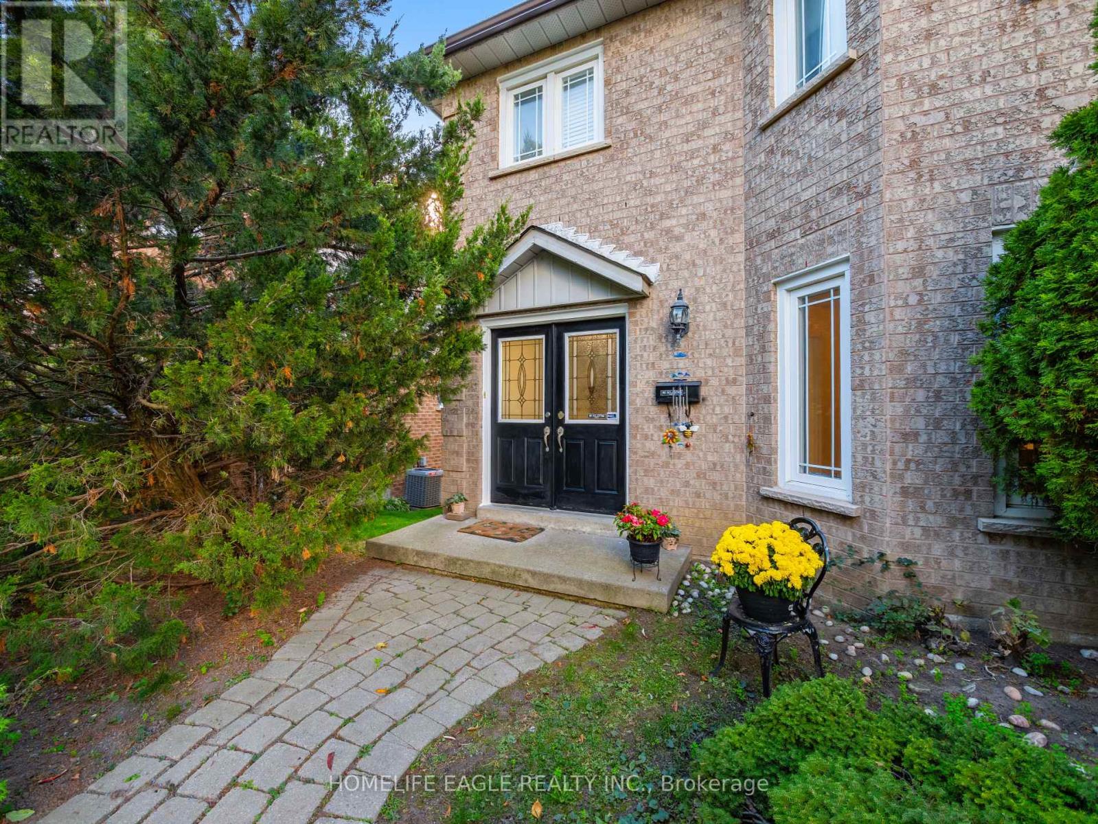 55 Attridge Drive, Aurora, Ontario  L4G 6J4 - Photo 2 - N12481419