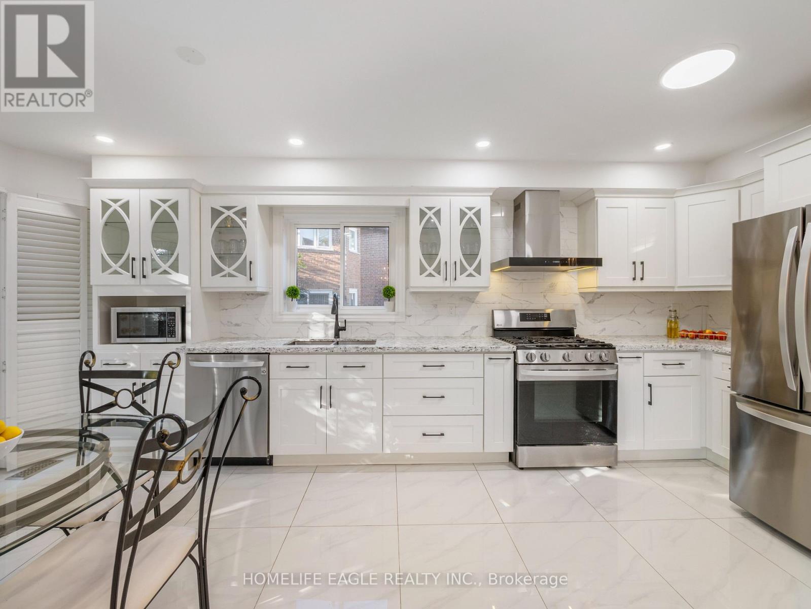 55 Attridge Drive, Aurora, Ontario  L4G 6J4 - Photo 9 - N12481419