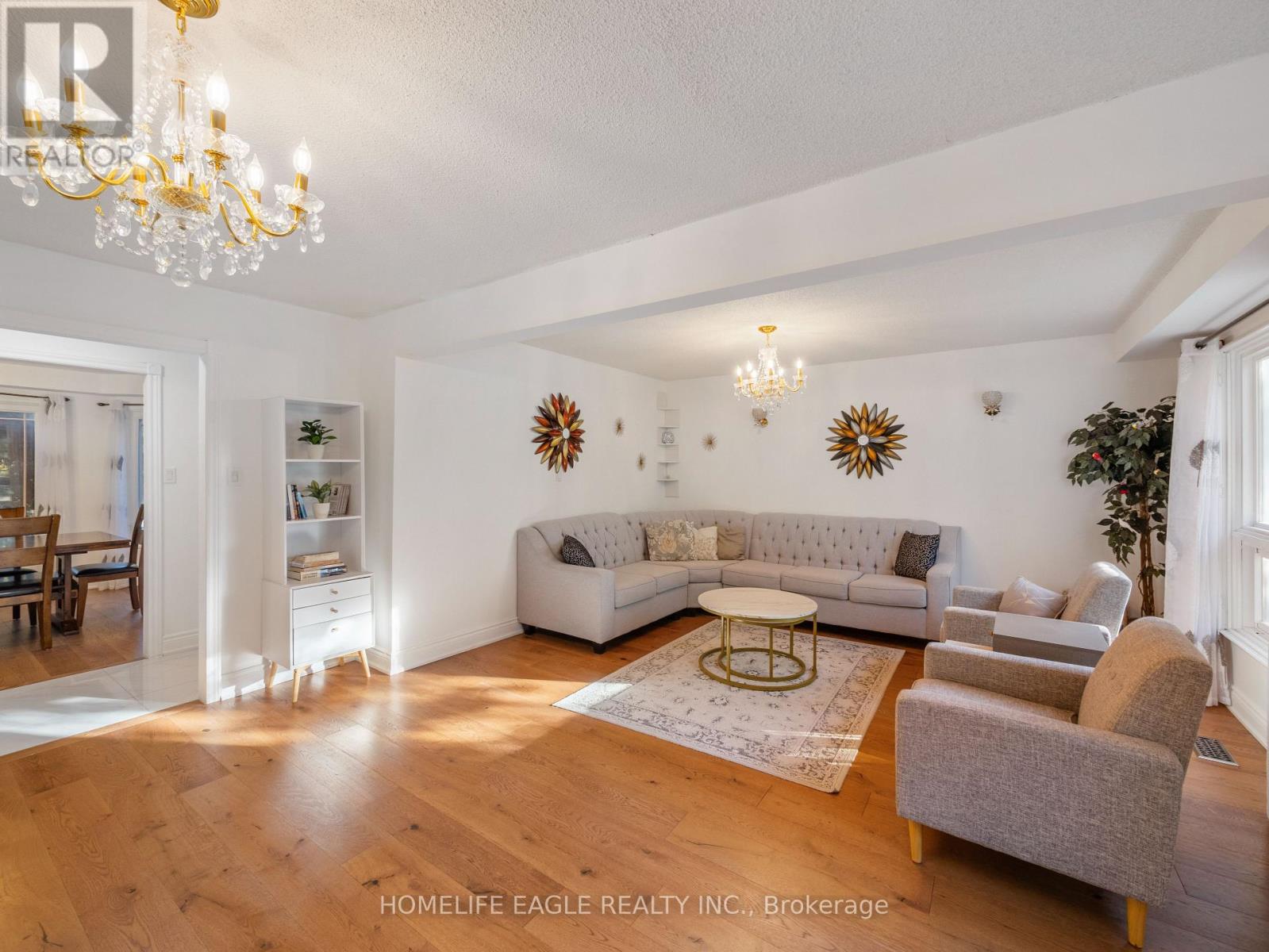 55 Attridge Drive, Aurora, Ontario  L4G 6J4 - Photo 6 - N12481419