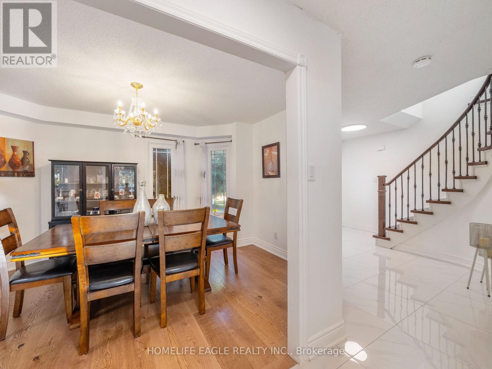 55 Attridge Drive, Aurora, Ontario  L4G 6J4 - Photo 4 - N12481419