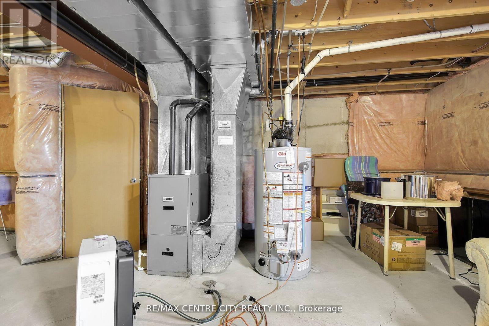 1307 Nicole Avenue, London North, Ontario  N5X 4M7 - Photo 34 - X12485138