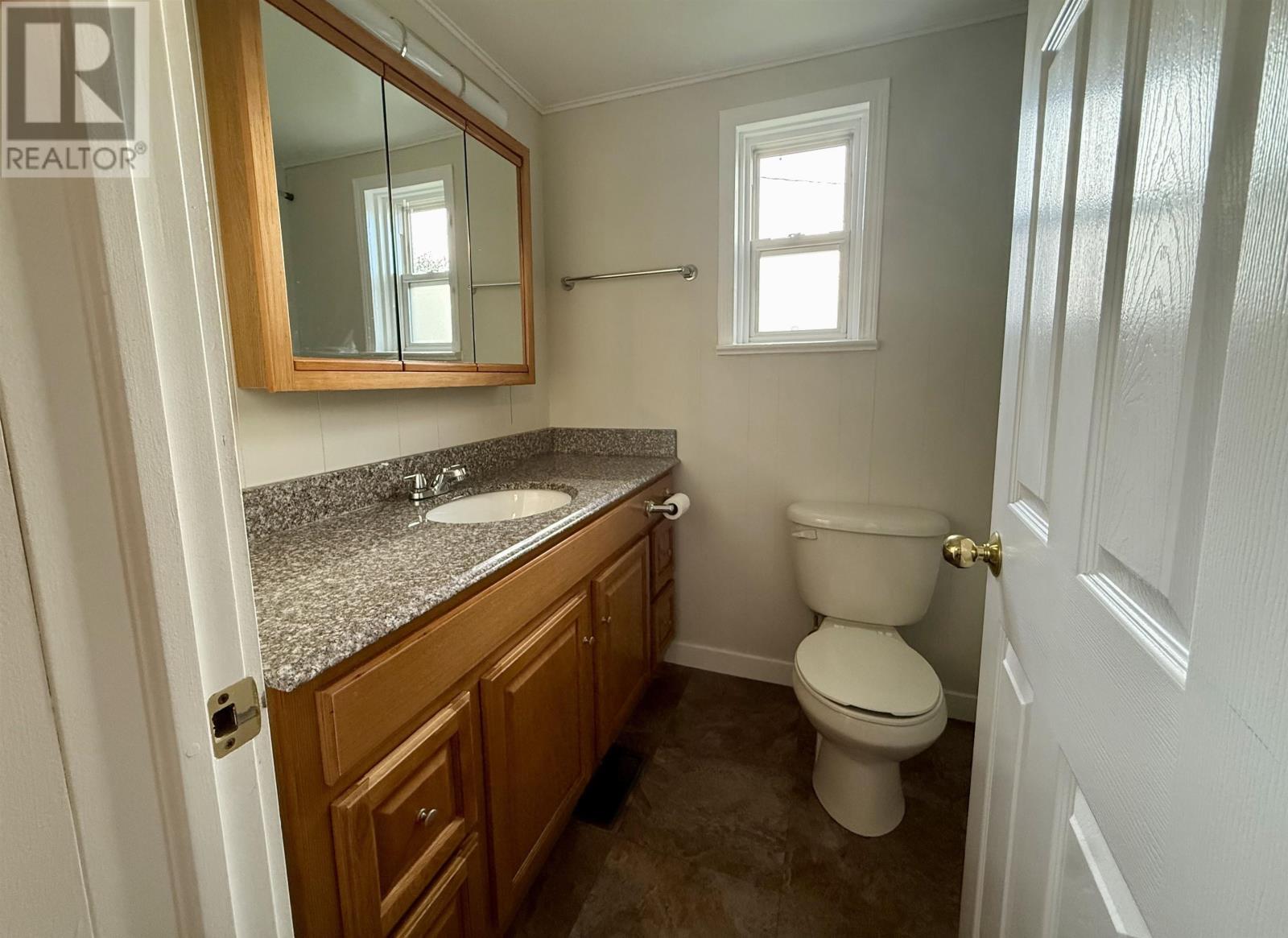 832 Mclaughlin Street, Thunder Bay, Ontario  P7C 3B9 - Photo 8 - TB253204