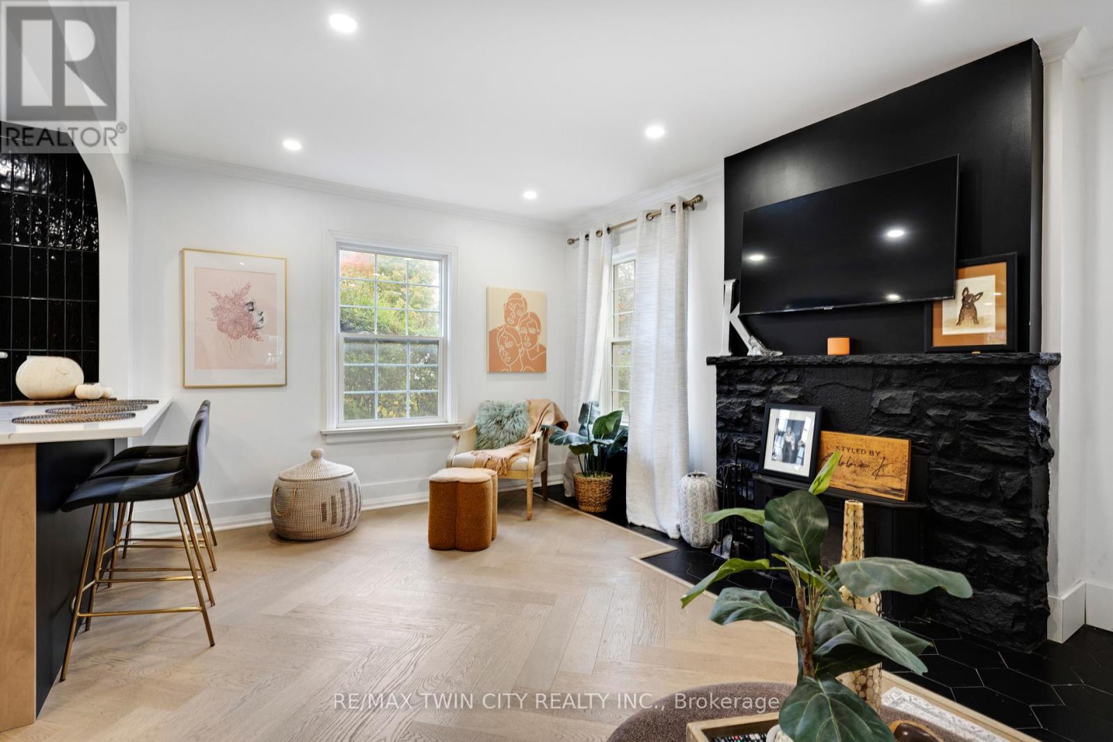 360 Luella Street, Kitchener, Ontario  N2H 2J4 - Photo 7 - X12485086