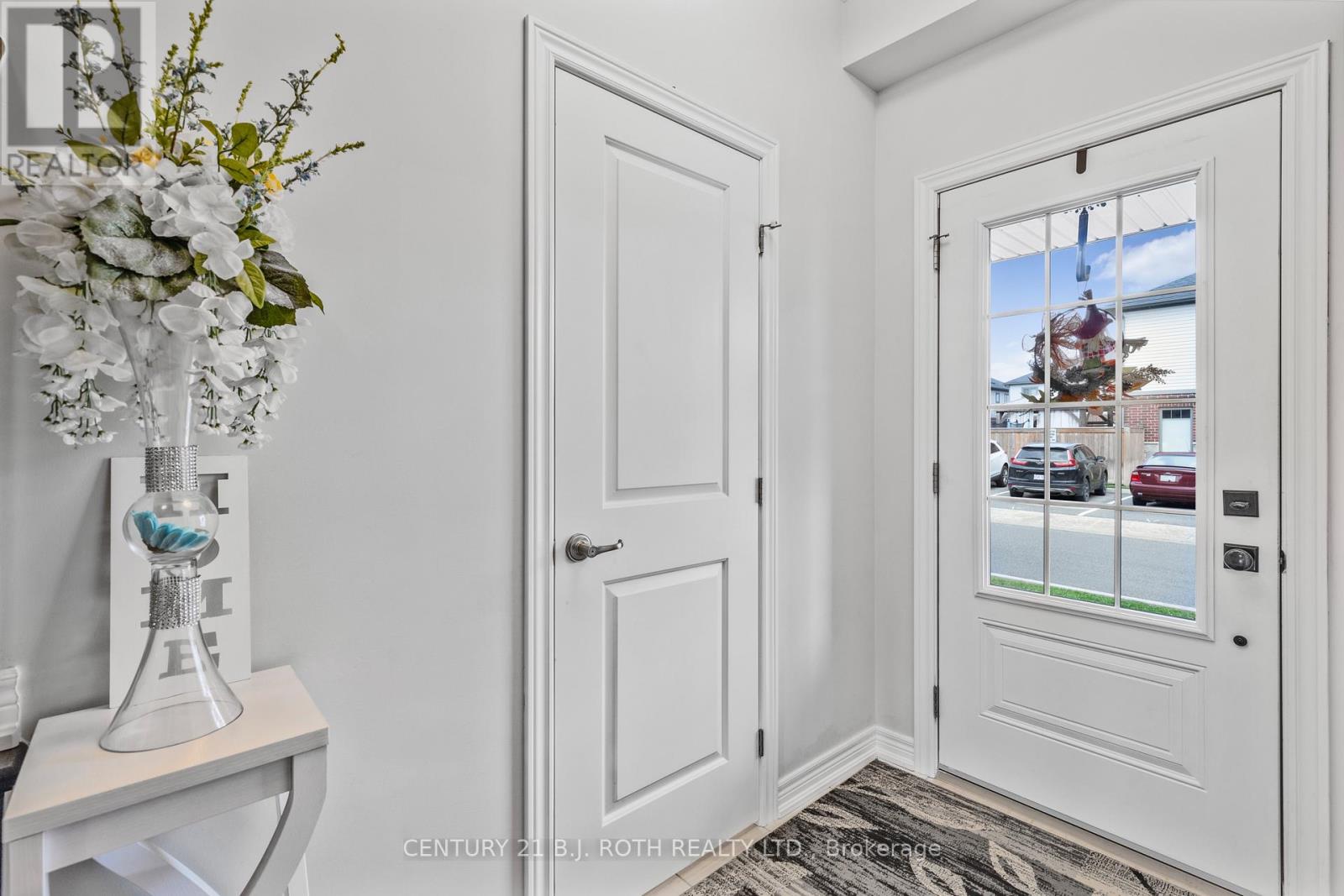 66 Severino Circle, West Lincoln (Smithville), Ontario  L0R 2A0 - Photo 3 - X12485096