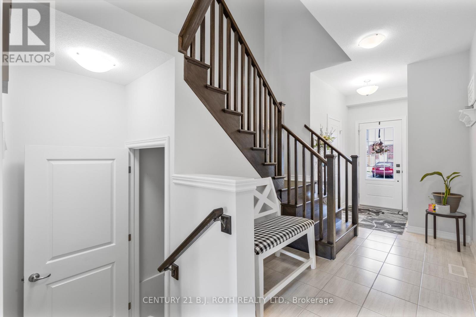 66 Severino Circle, West Lincoln (Smithville), Ontario  L0R 2A0 - Photo 5 - X12485096