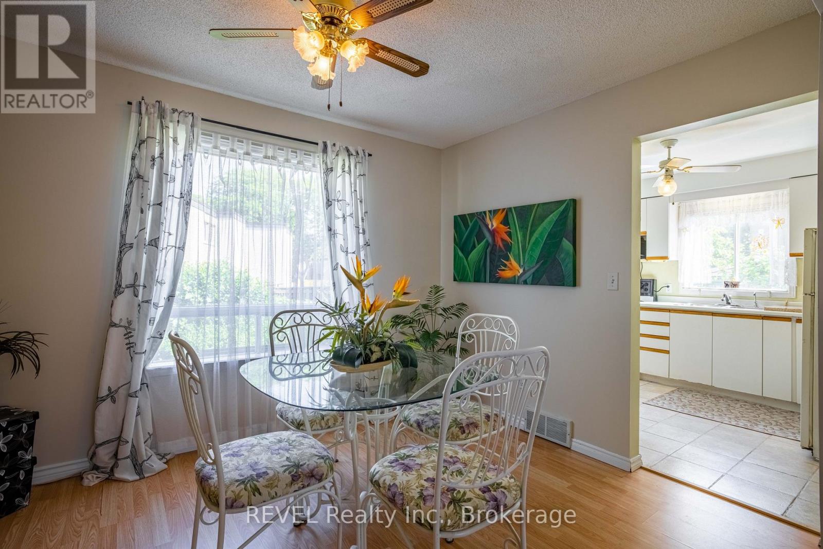 37 Manchester Avenue, St. Catharines, Ontario  L2R 1N9 - Photo 11 - X12485114