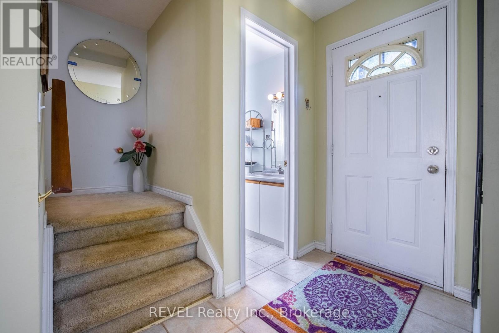 37 Manchester Avenue, St. Catharines, Ontario  L2R 1N9 - Photo 4 - X12485114