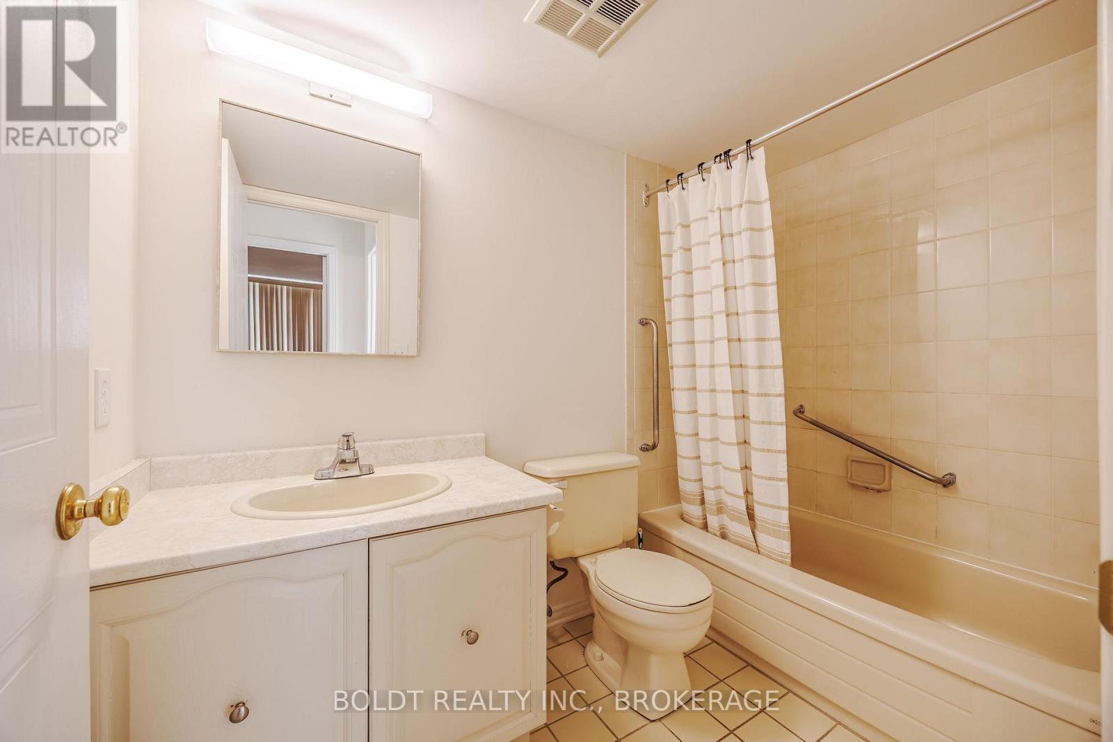 809 - 81 Scott Street, St. Catharines, Ontario  L2N 7L5 - Photo 11 - X12485120