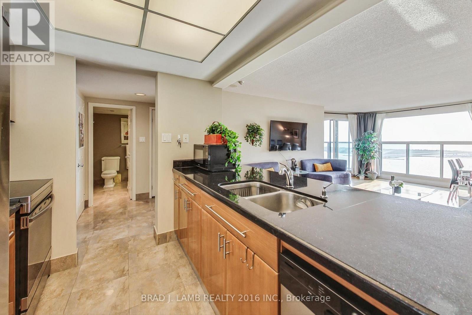 2911 - 99 Harbour Square, Toronto, Ontario  M5J 2H2 - Photo 4 - C12468919