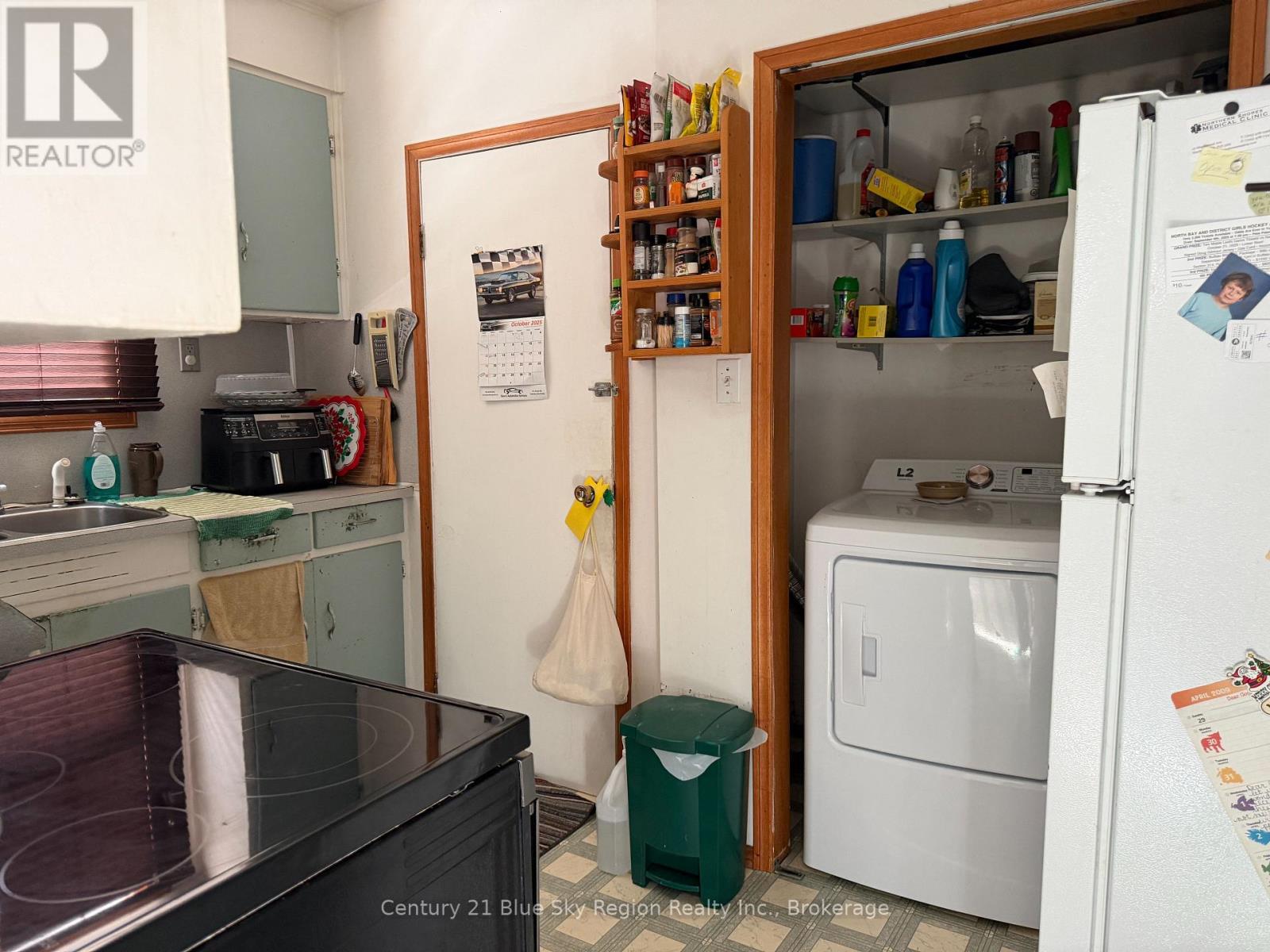 973 Ann Street, North Bay, Ontario P1B 5M3 - Photo 12 - X12485149