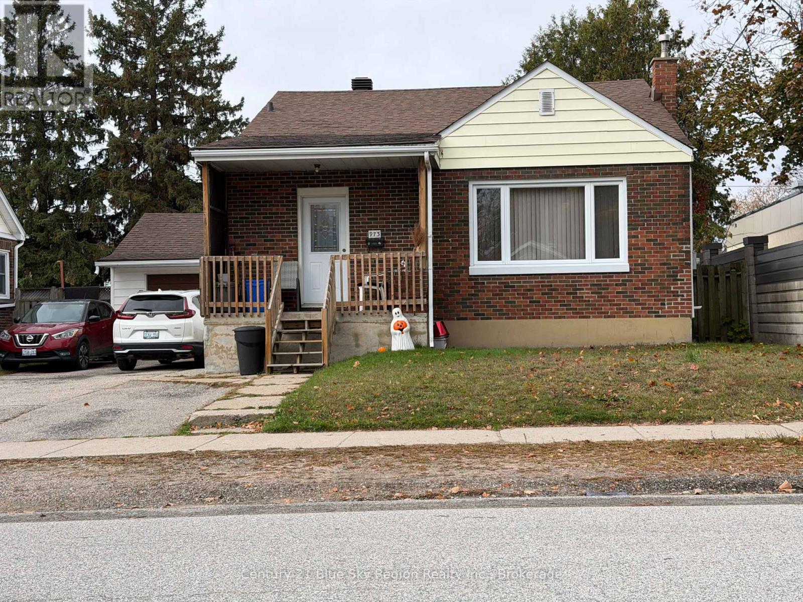 973 Ann Street, North Bay, Ontario P1B 5M3 - Photo 4 - X12485149