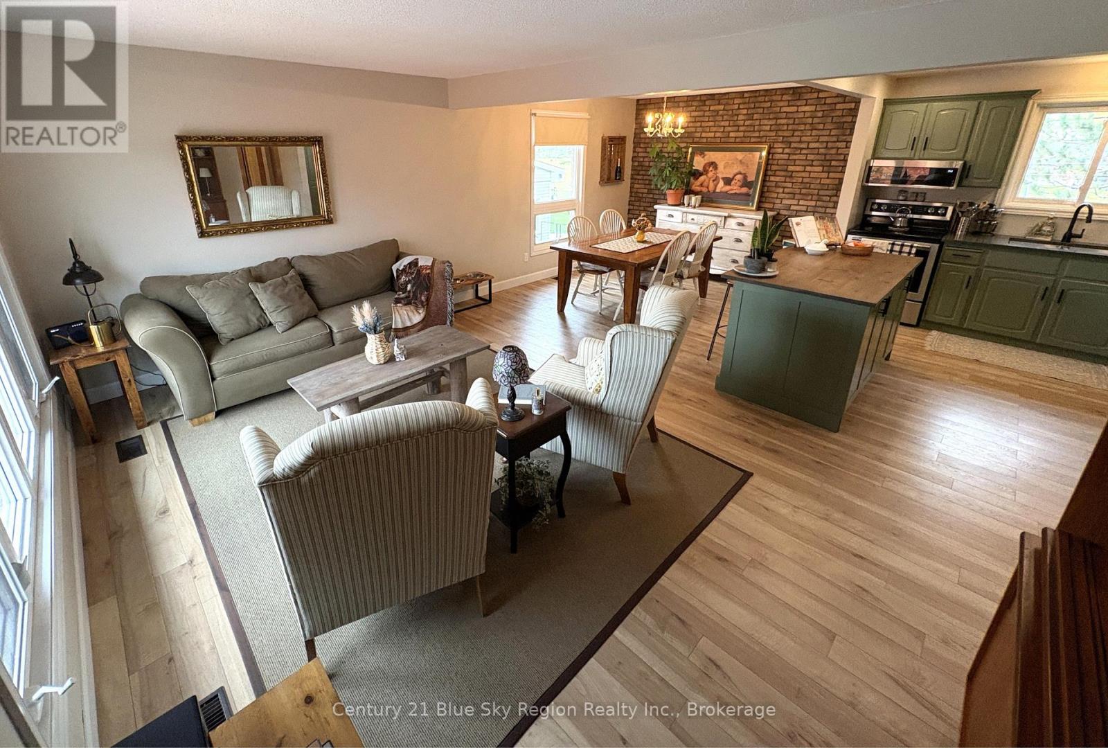 116 Rancier Street, North Bay (Widdifield), Ontario  P1B 7X3 - Photo 2 - X12485157