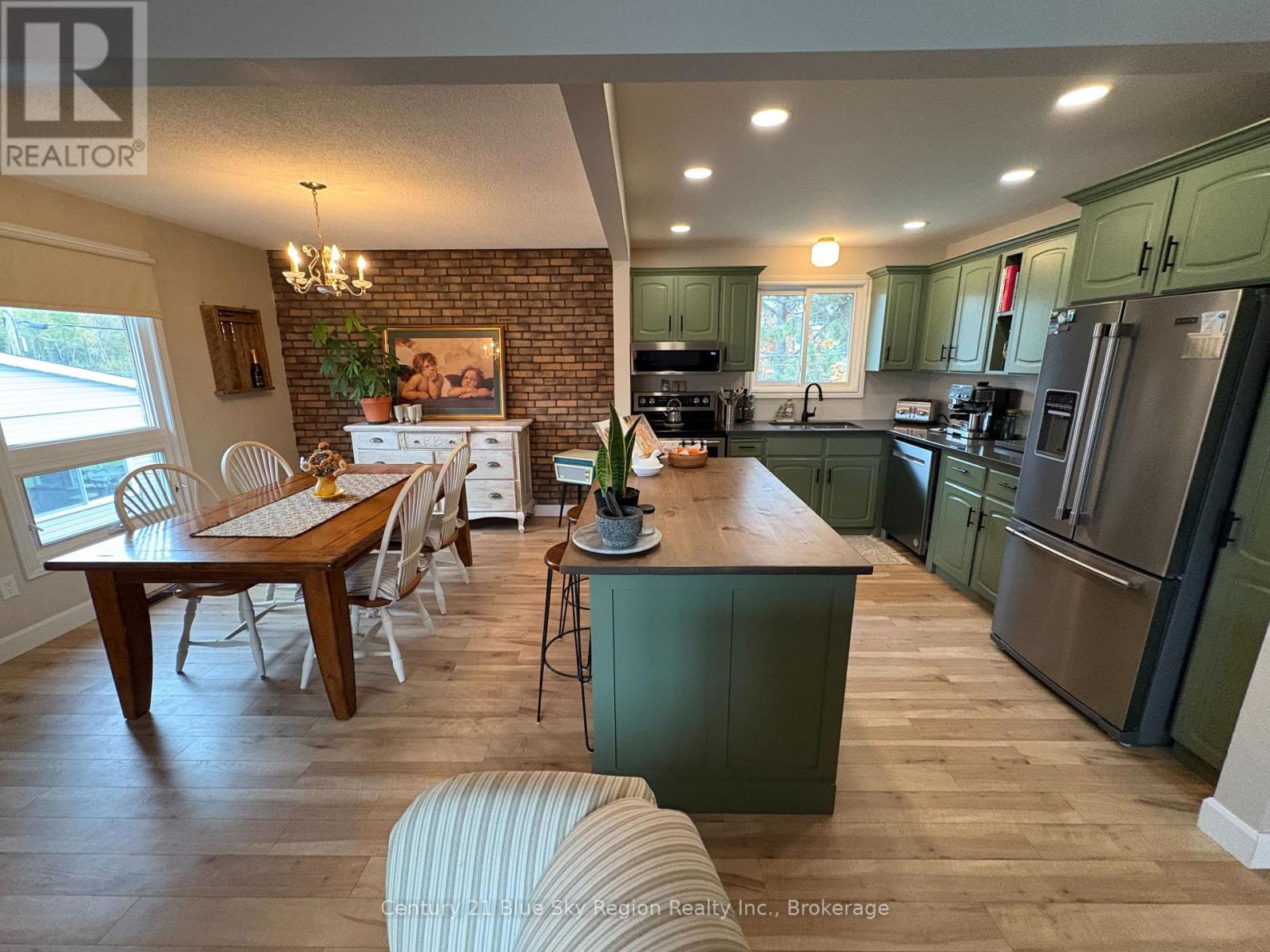 116 Rancier Street, North Bay (Widdifield), Ontario  P1B 7X3 - Photo 3 - X12485157