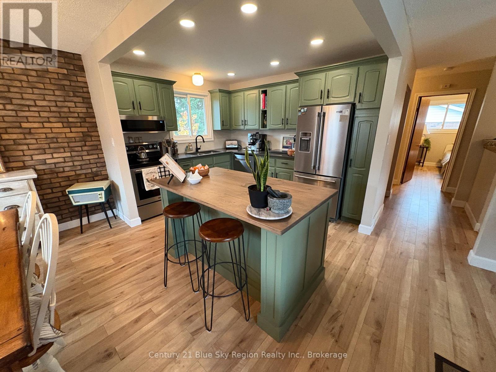 116 Rancier Street, North Bay (Widdifield), Ontario  P1B 7X3 - Photo 4 - X12485157