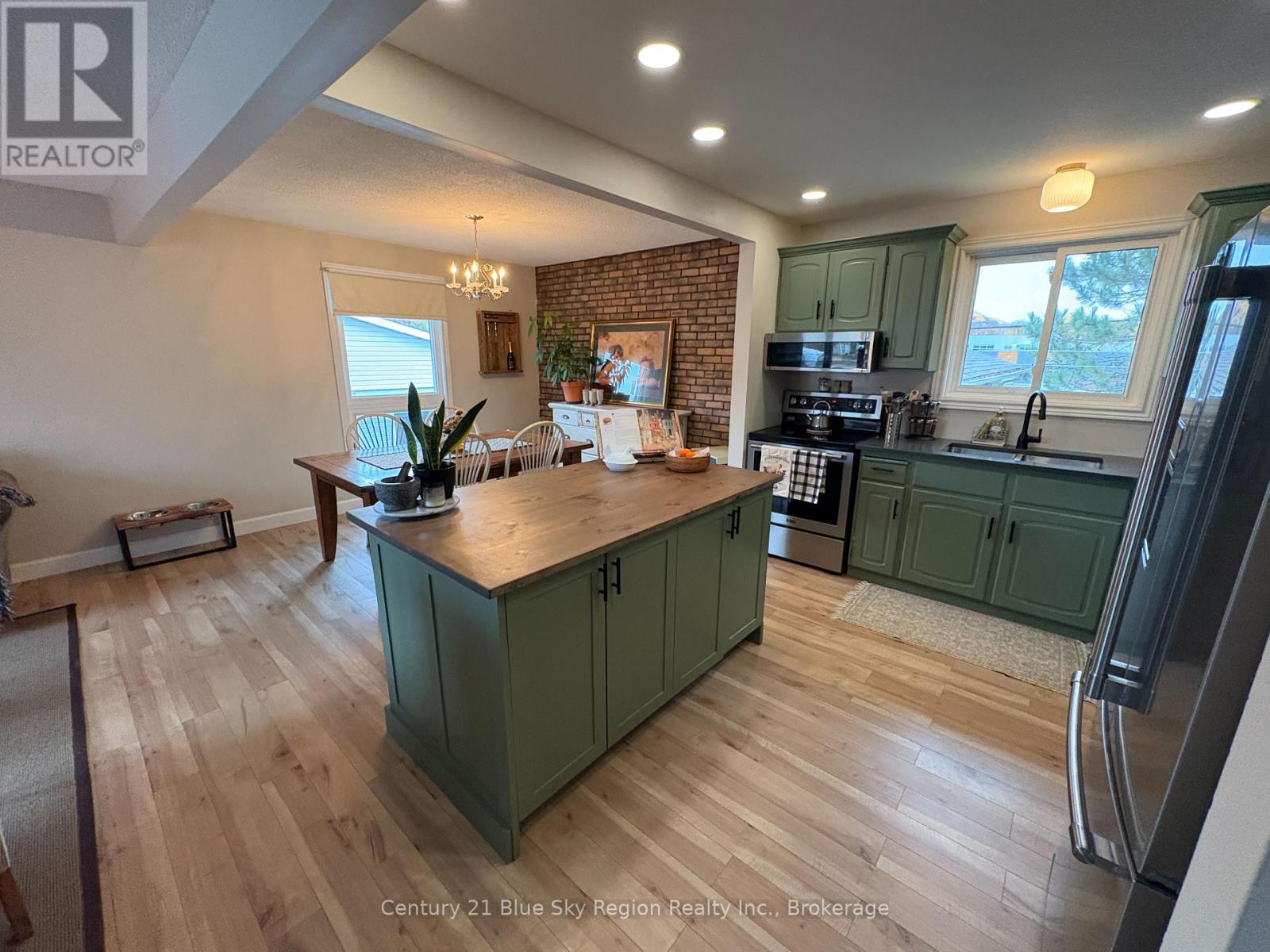 116 Rancier Street, North Bay (Widdifield), Ontario  P1B 7X3 - Photo 8 - X12485157