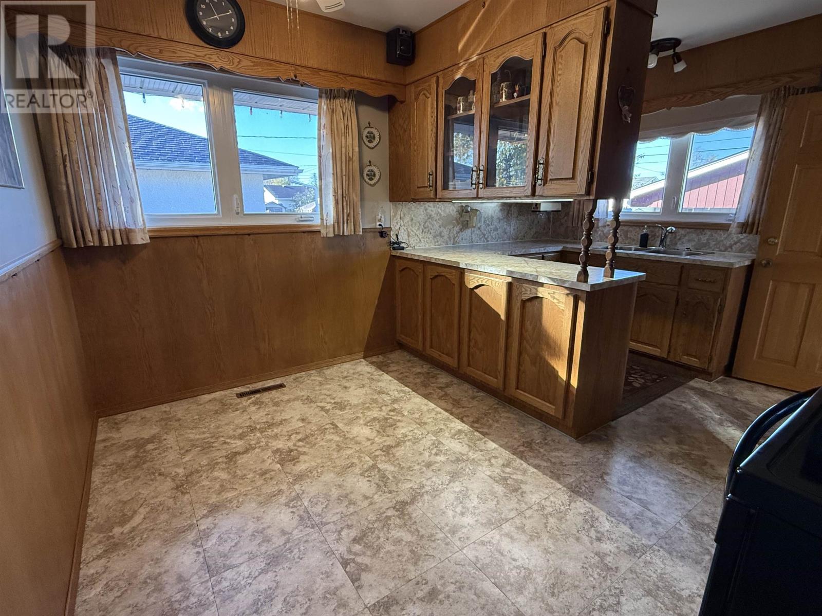 417 Brown Street, Thunder Bay, Ontario  P7E 2K1 - Photo 11 - TB253332