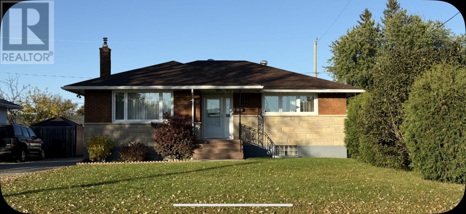 417 Brown Street, Thunder Bay, Ontario  P7E 2K1 - Photo 2 - TB253332