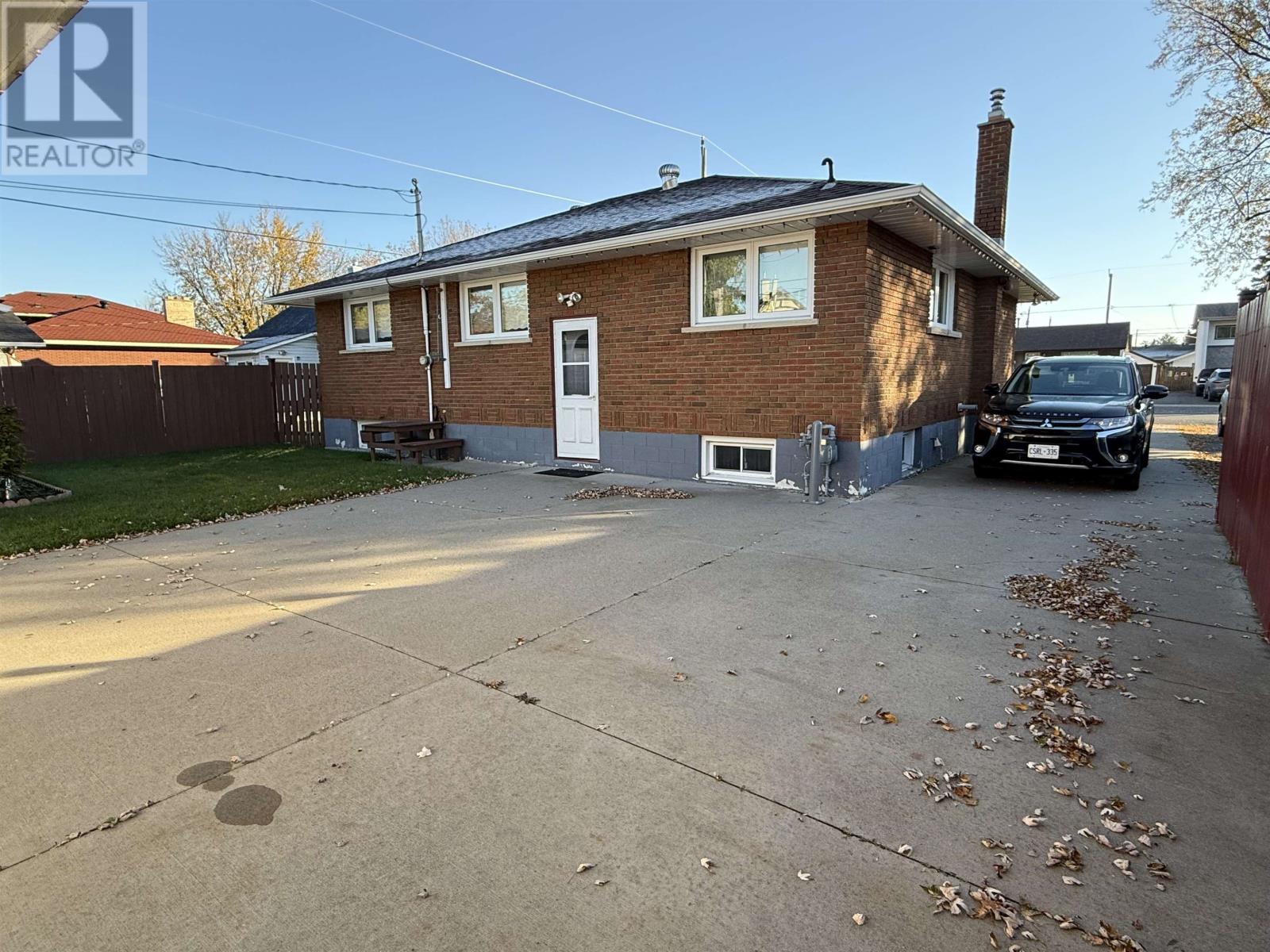 417 Brown Street, Thunder Bay, Ontario  P7E 2K1 - Photo 3 - TB253332