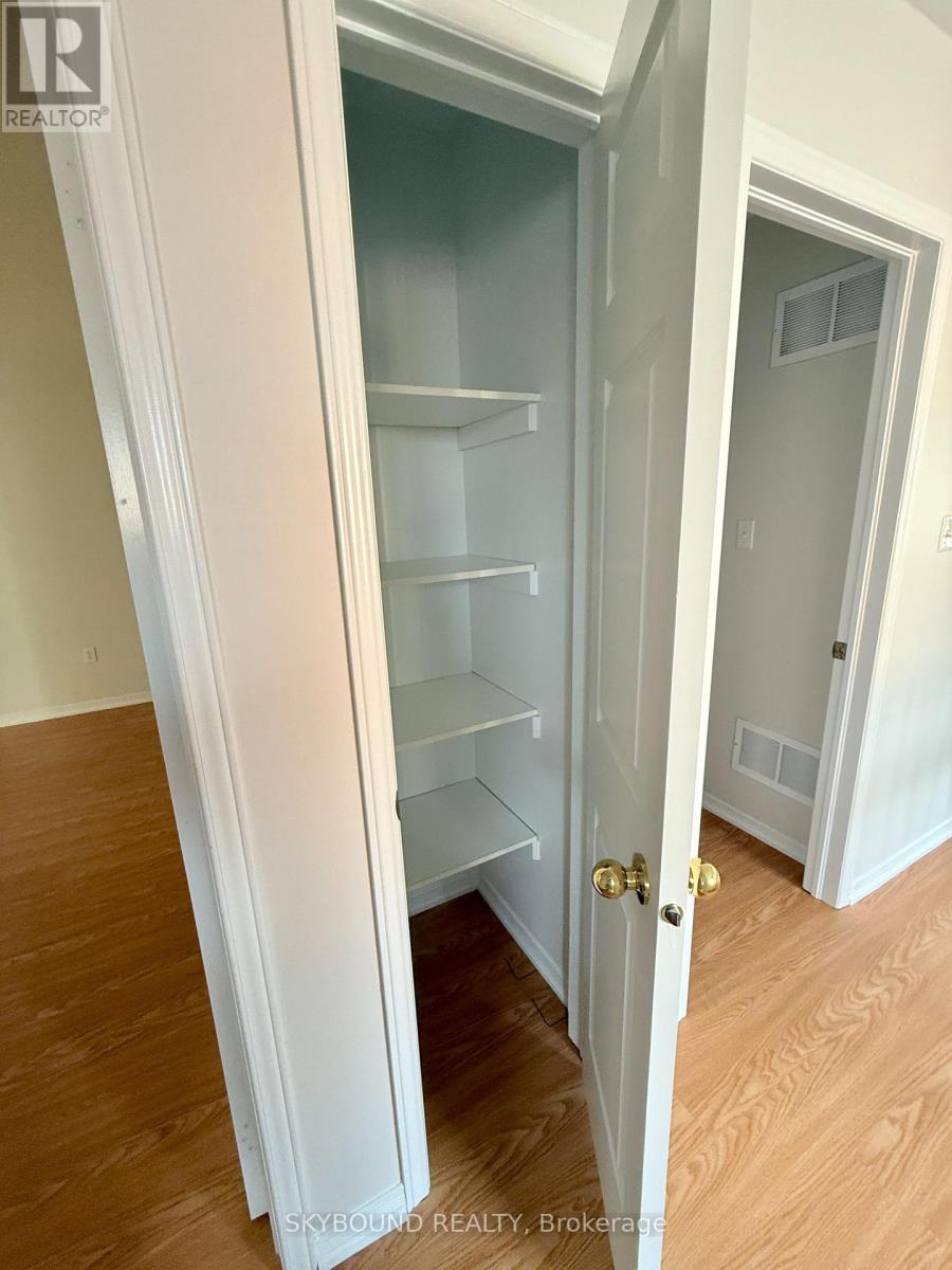 12 Sled Dog Road, Brampton, Ontario  L6R 0H8 - Photo 10 - W12454032